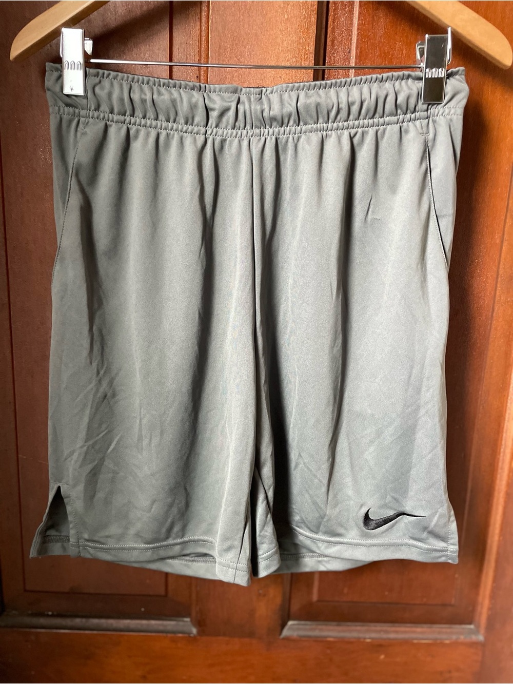 Nike dri fit men's small gray athletic shorts